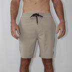 Everyday Hybrid Short - Khaki