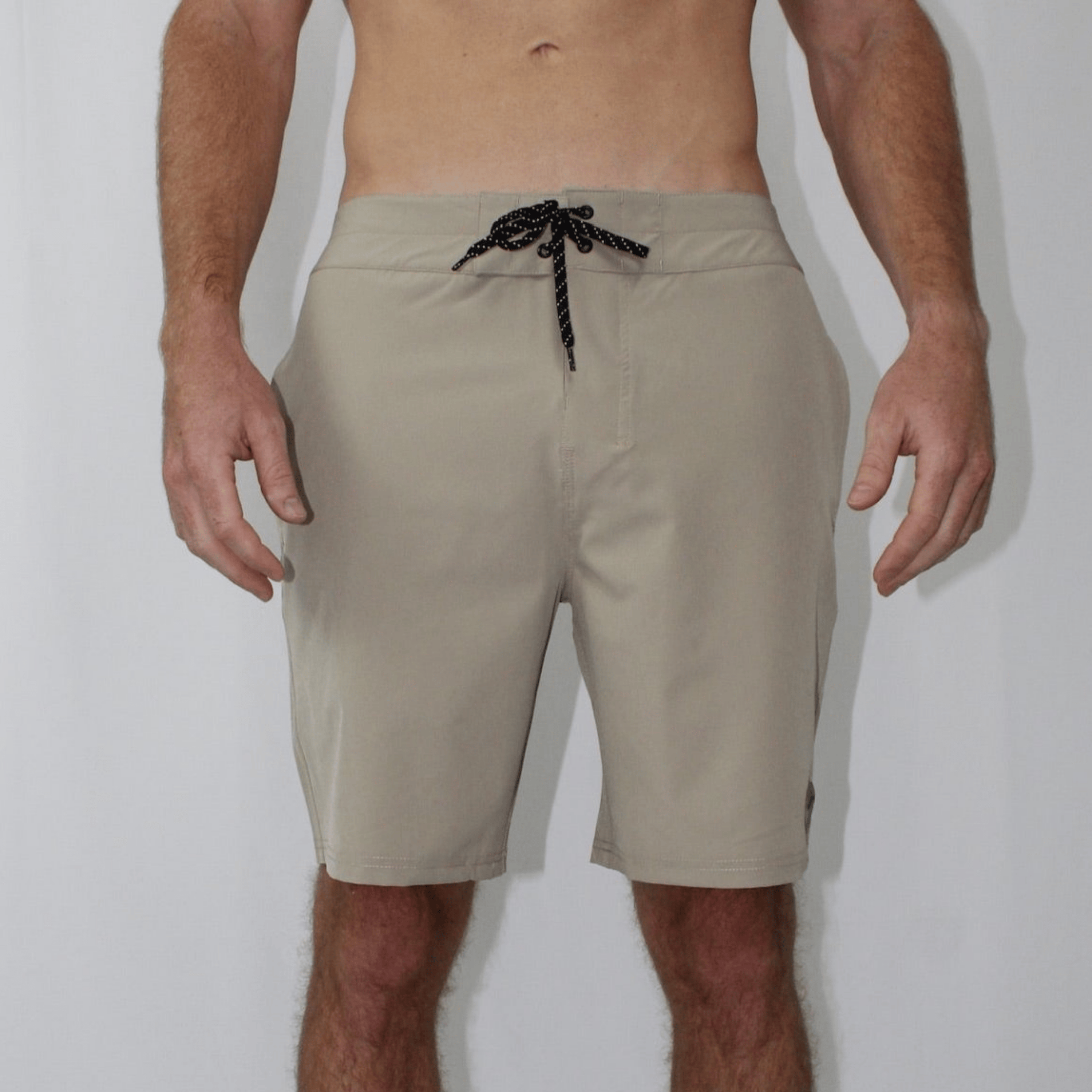 Everyday Hybrid Short - Khaki