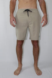 Everyday Hybrid Short - Khaki